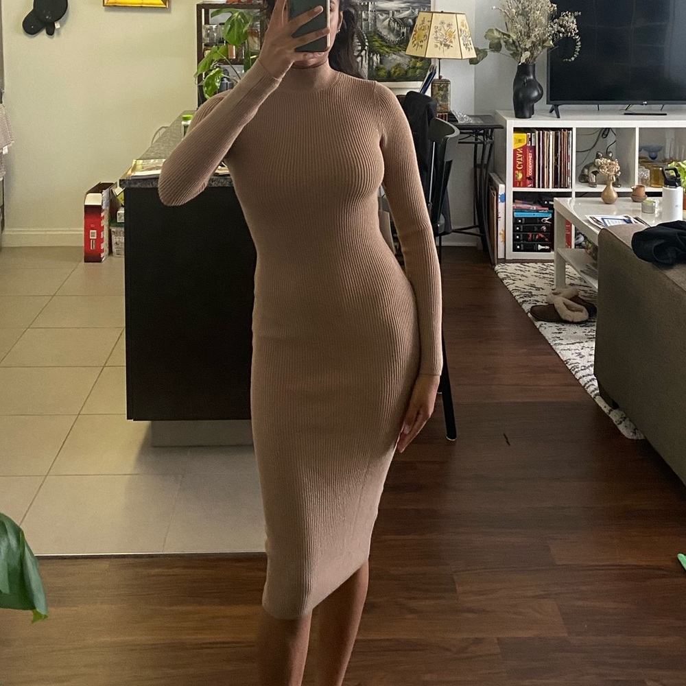 Aritzia Wilfred Pinot Dress - Gold Camel (XXS/XS)